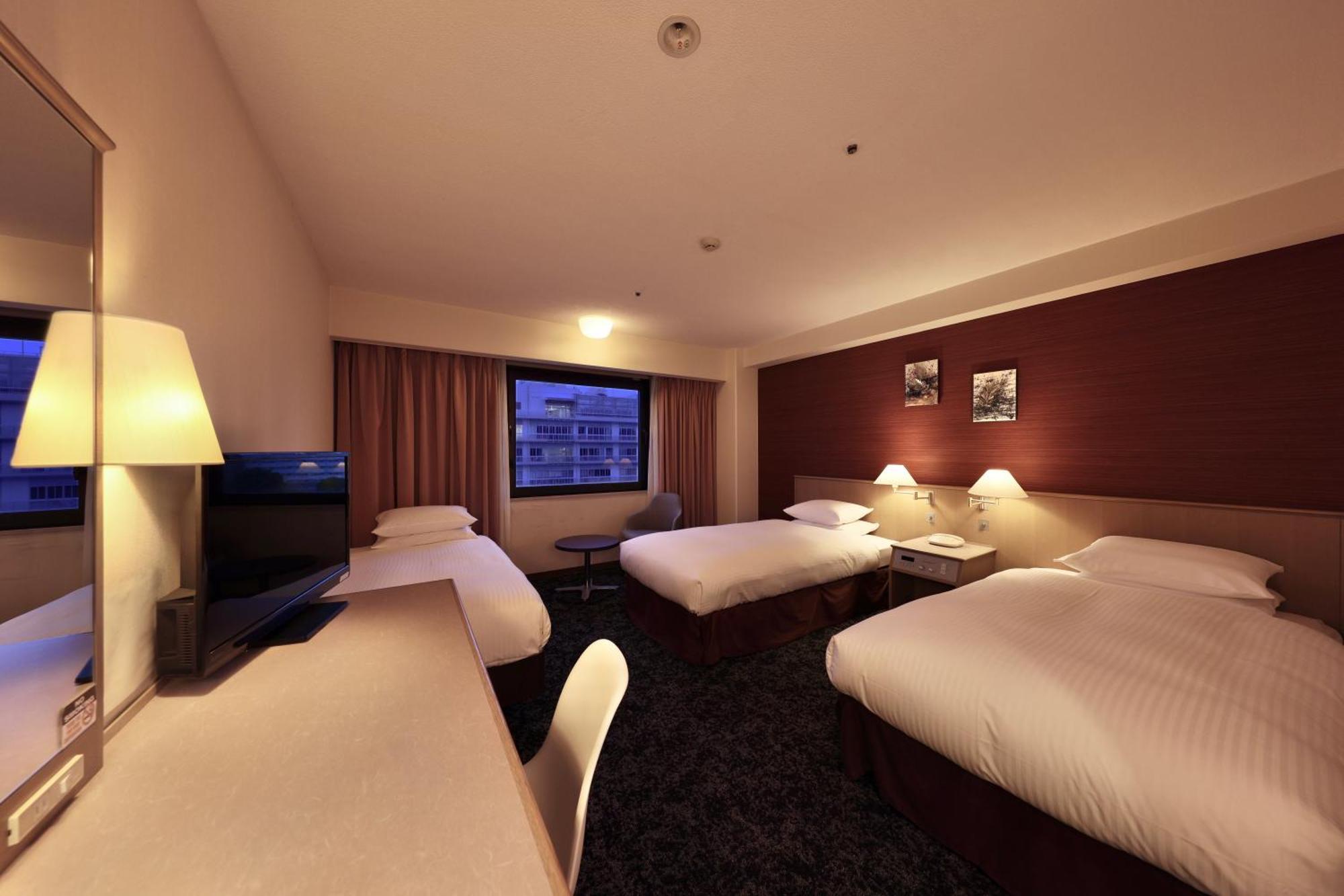 Minamisenri Crystal Hotel Suita Buitenkant foto